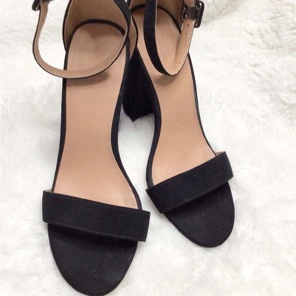Urban Outfitters Black Faux Suede Ankle Strap Block Heel Sandals Size 8